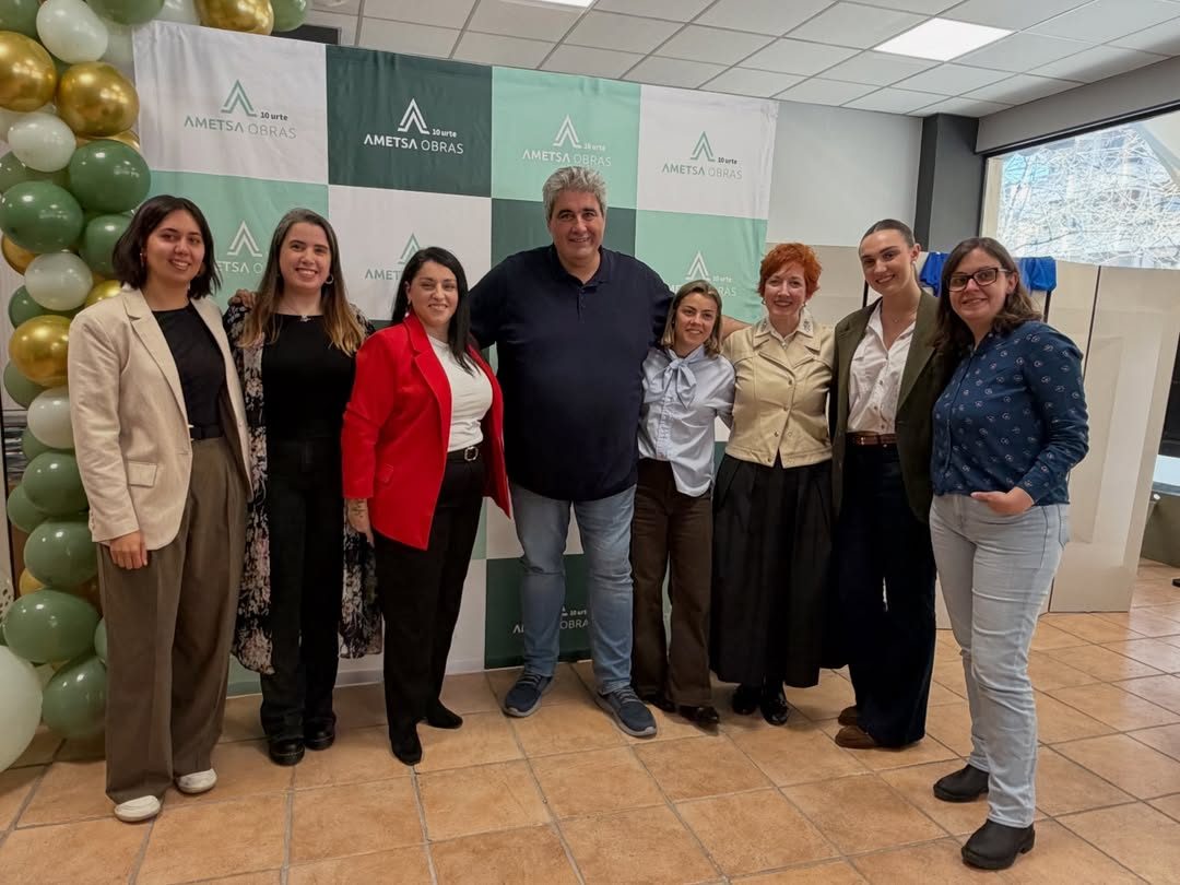 Equipo de Ametsa celebrando su décimo aniversario